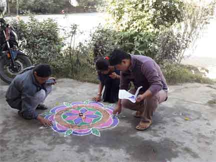 लक्ष्मी पुजा मनाउदै ।