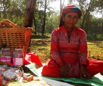 चन्द्राले भनिन्-तिहार अाउँछ, रुवाउँछ र जान्छ