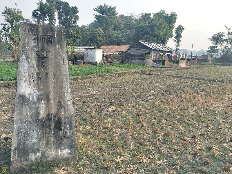 ‘बिहान उठ्दा भारतमा परिएछ’