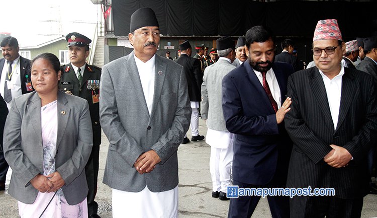 विमानस्थलमै वरिष्ठता विवाद