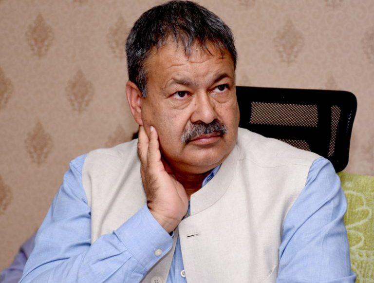 निगमका विवादास्पद कार्यकारी निर्देशक खड्कालाई नहटाउन अन्तरिम आदेश