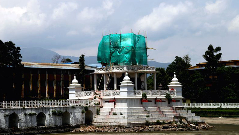 रानीपोखरीमा बनाइएको कंक्रिट संरचना भत्काइने