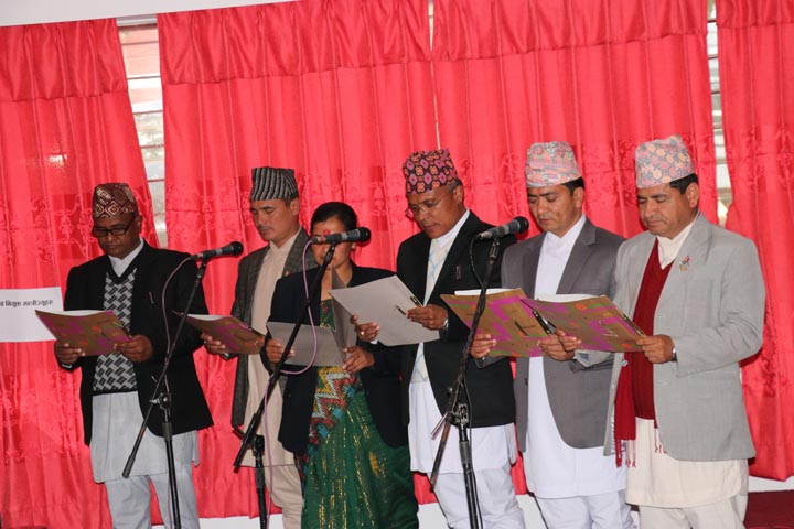 ६ नं. प्रदेशका मन्त्रीहरुले लिए सपथ