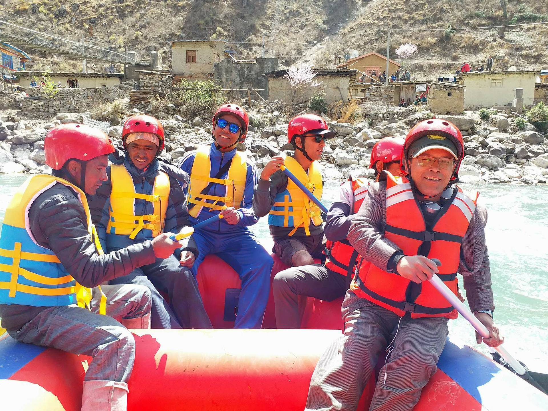पर्यटन प्रर्बद्धनका लागि हुम्ला कर्णालीमा र्याफ्टिङ सेवा सुरु ।