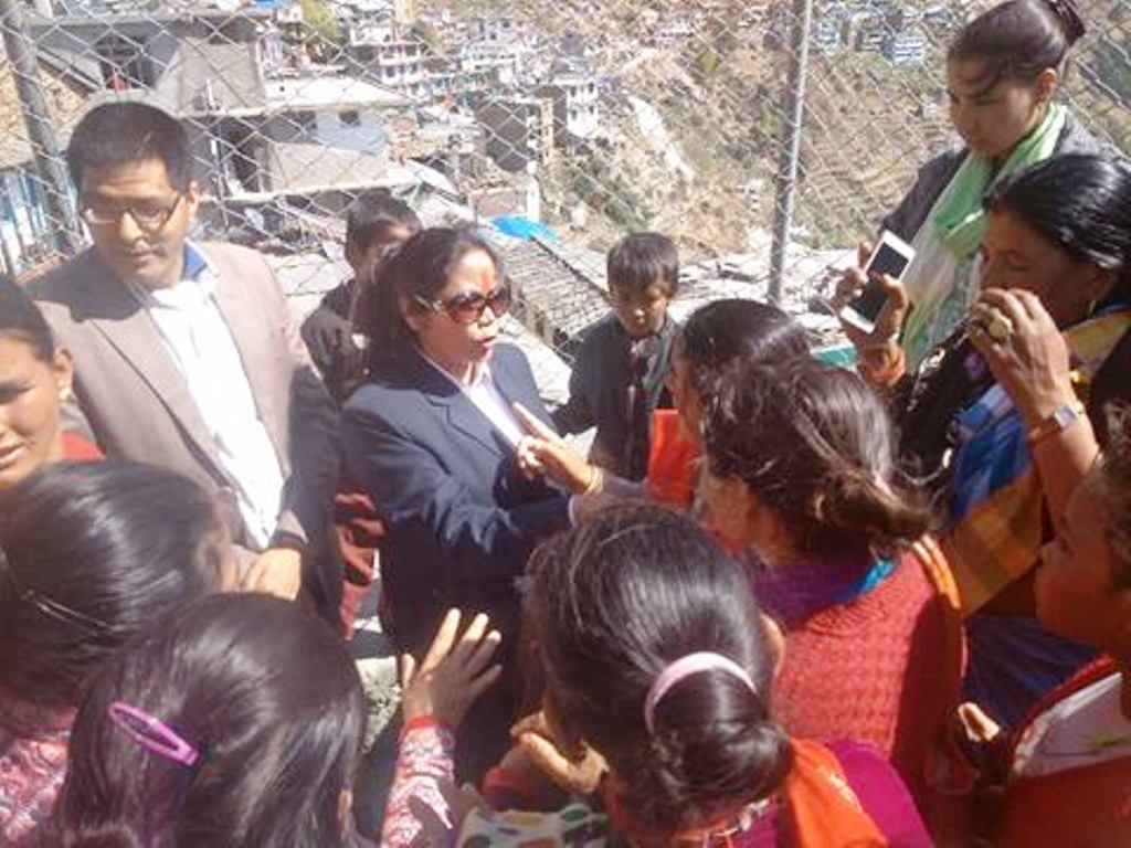 महिला दिवसमा निमन्त्रणा नदिएको भन्दै बिबाद