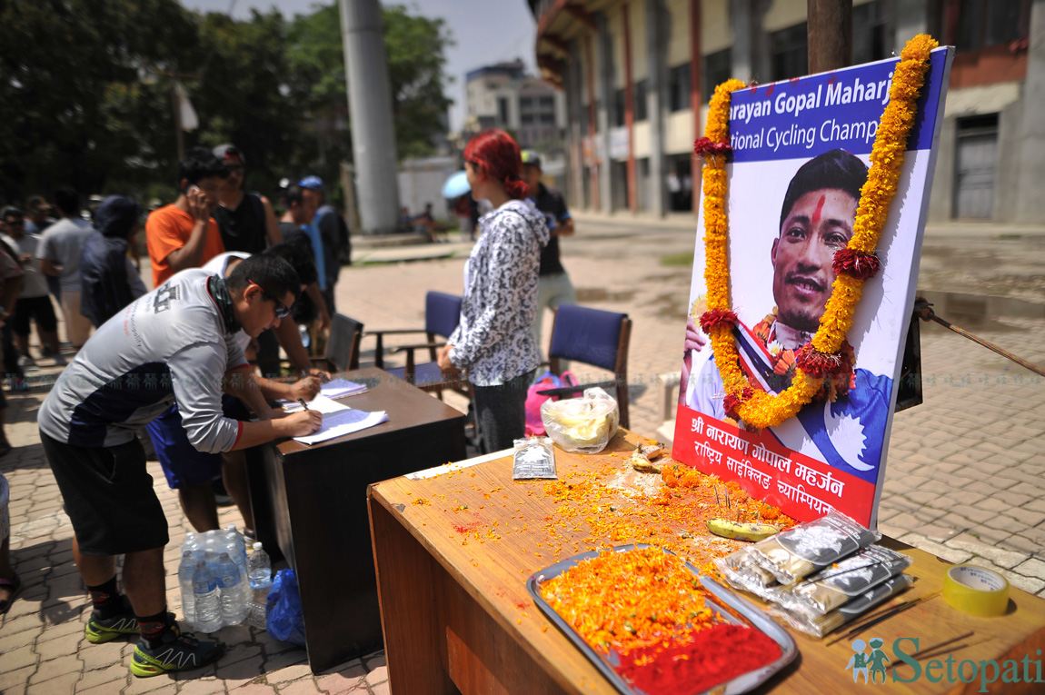 श्रीलंकामा निधन भएका माउण्टेन बाइकर महर्जन शवयात्रासहित विदाई