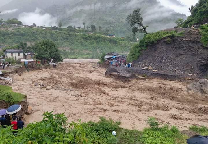 अविरल वर्षापछिका कारण जाजरकोटको झुम्रे खोलामा बाढी, बाढीका कारण क्षति