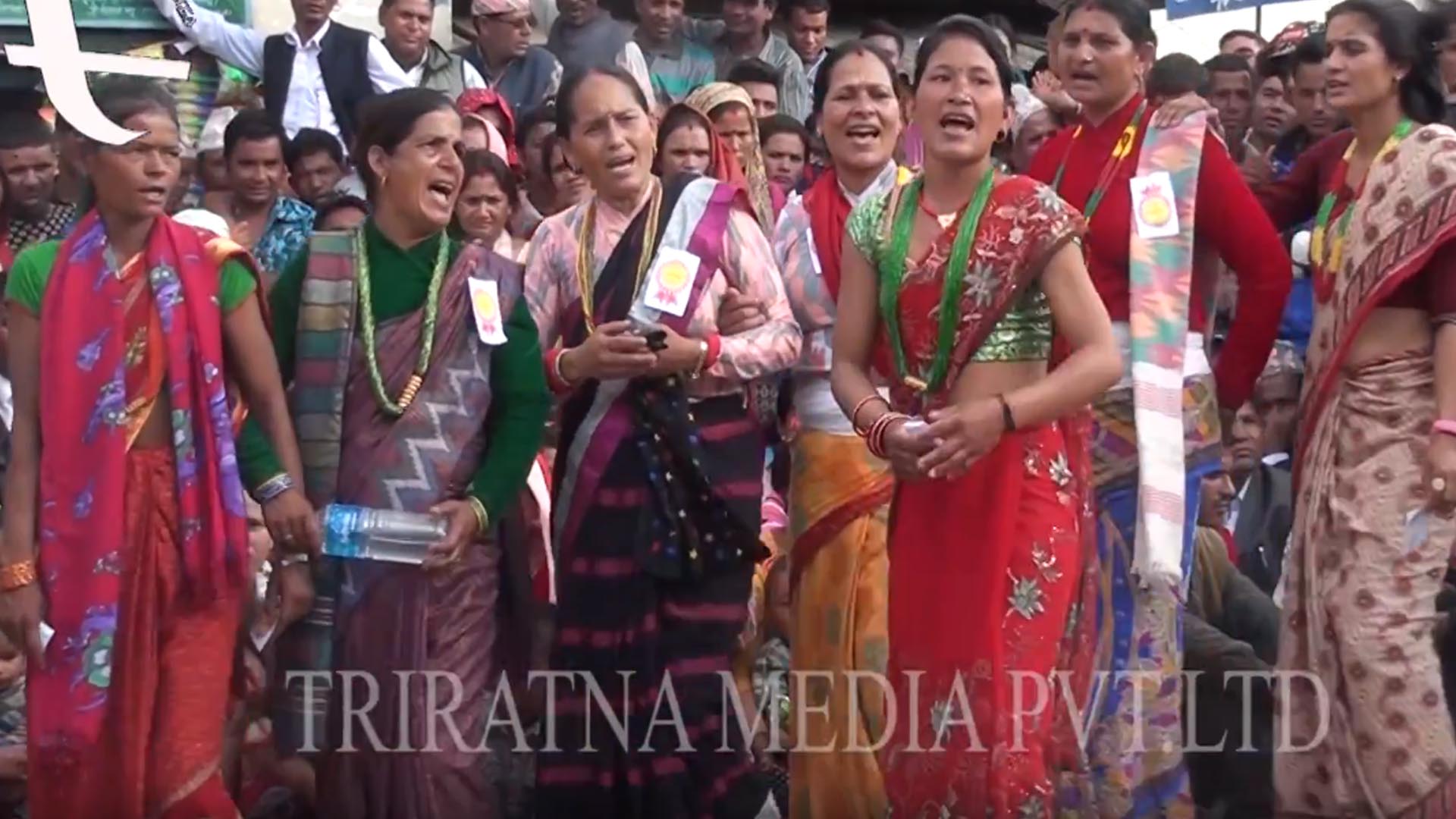 पुष्पले विमलालाई बाख्रा चराउन जाँउ भनेपछि