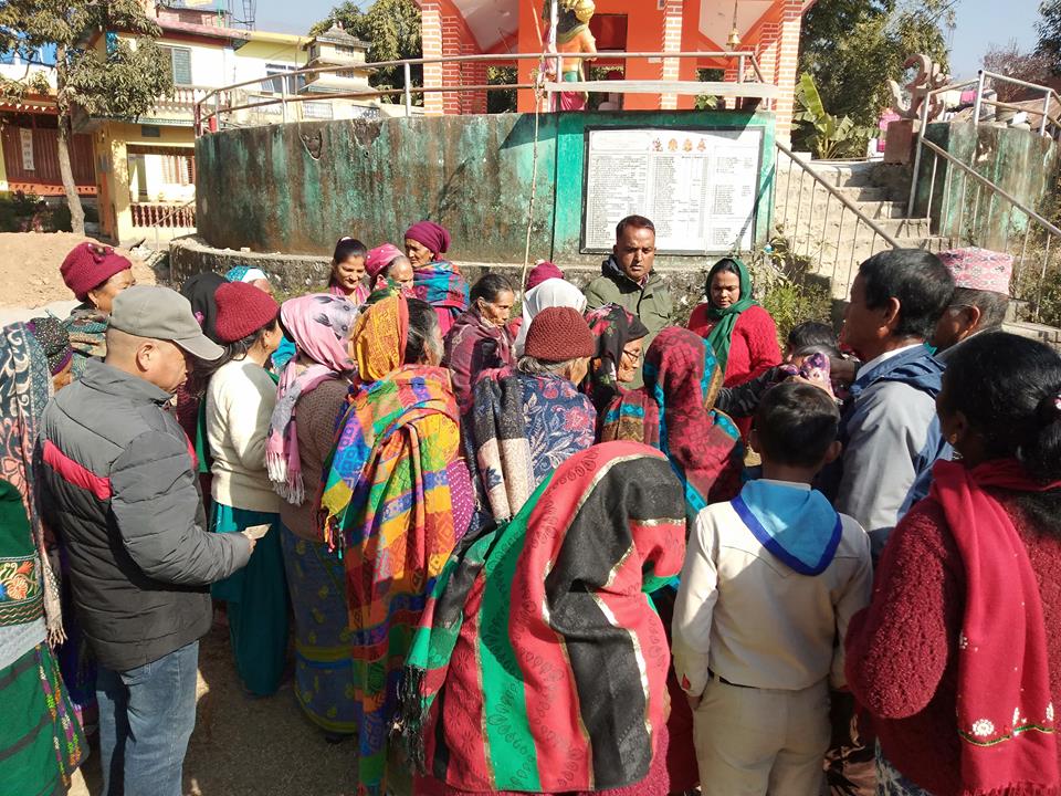 जेष्ठ नागरिक र अपांङ्गलाई कपडा वितरण