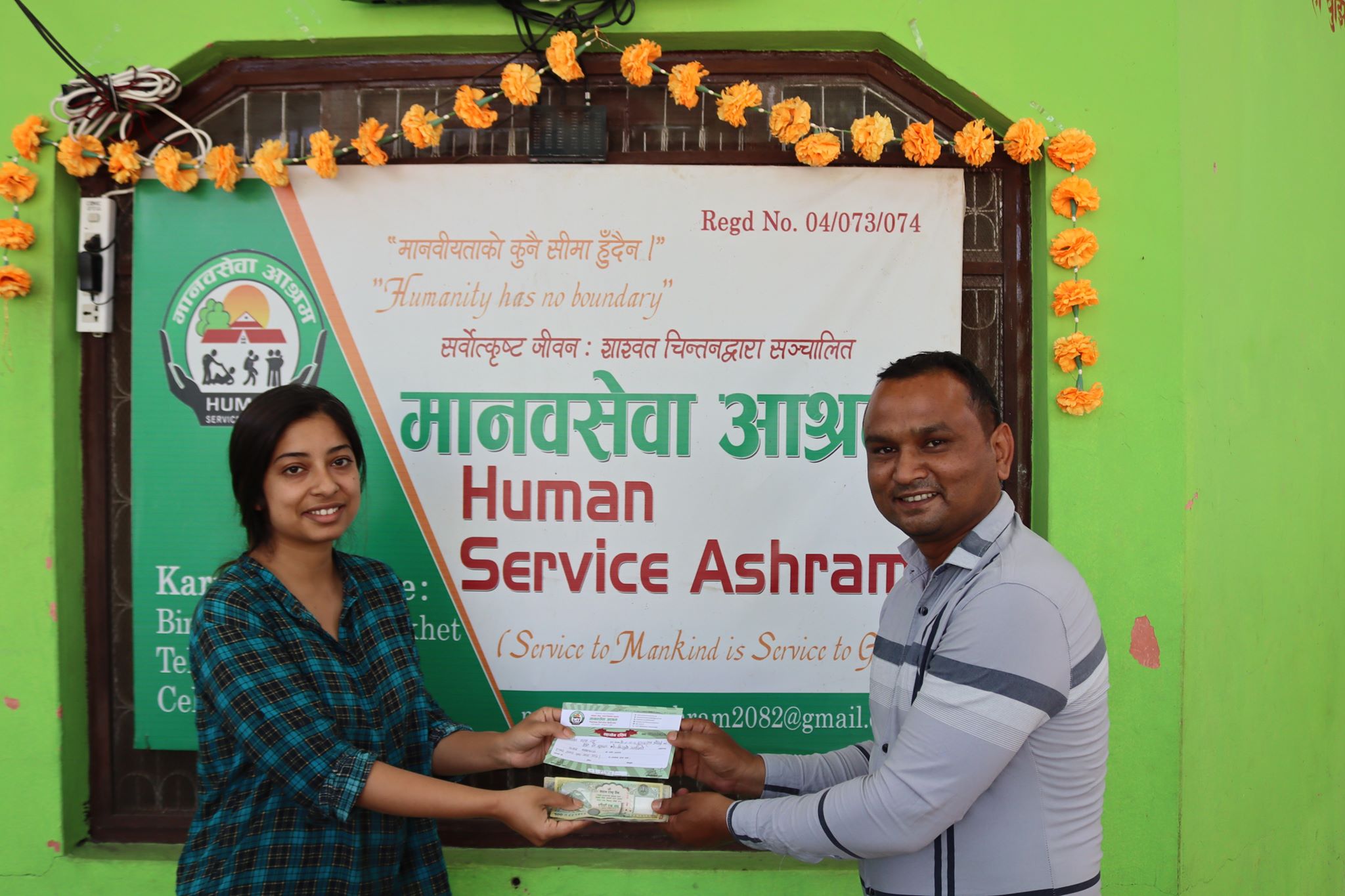 जन्मदिनमा दृष्टिविहिन र मानव सेवा आश्रमलाई सहयोग