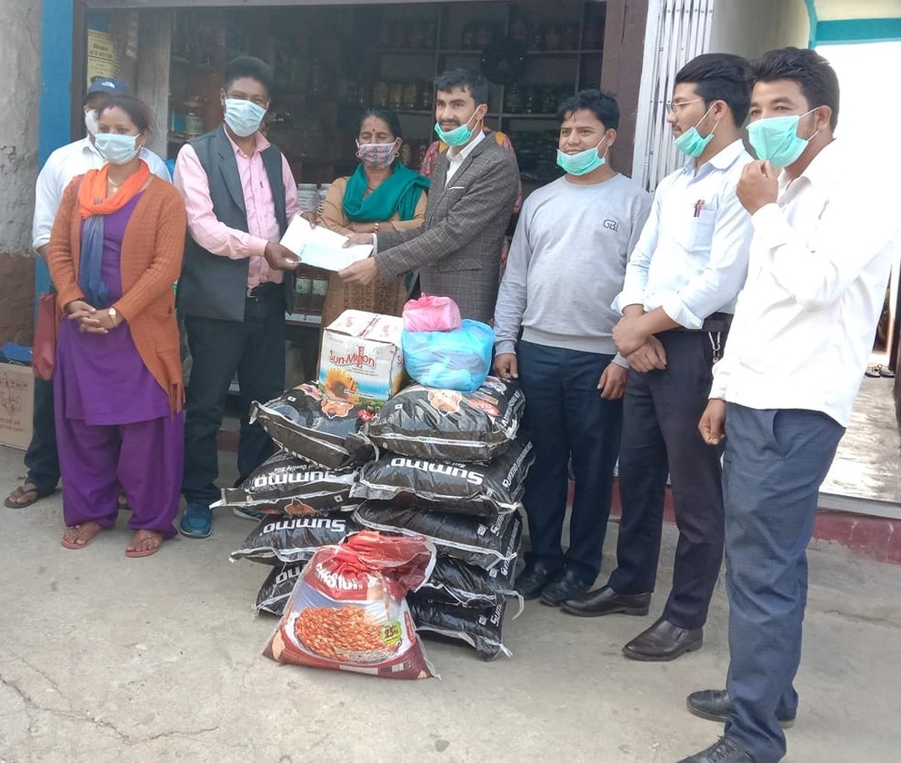 डिप्रोक्स लघुबित्तद्धारा खाद्यान्न सहयोग
