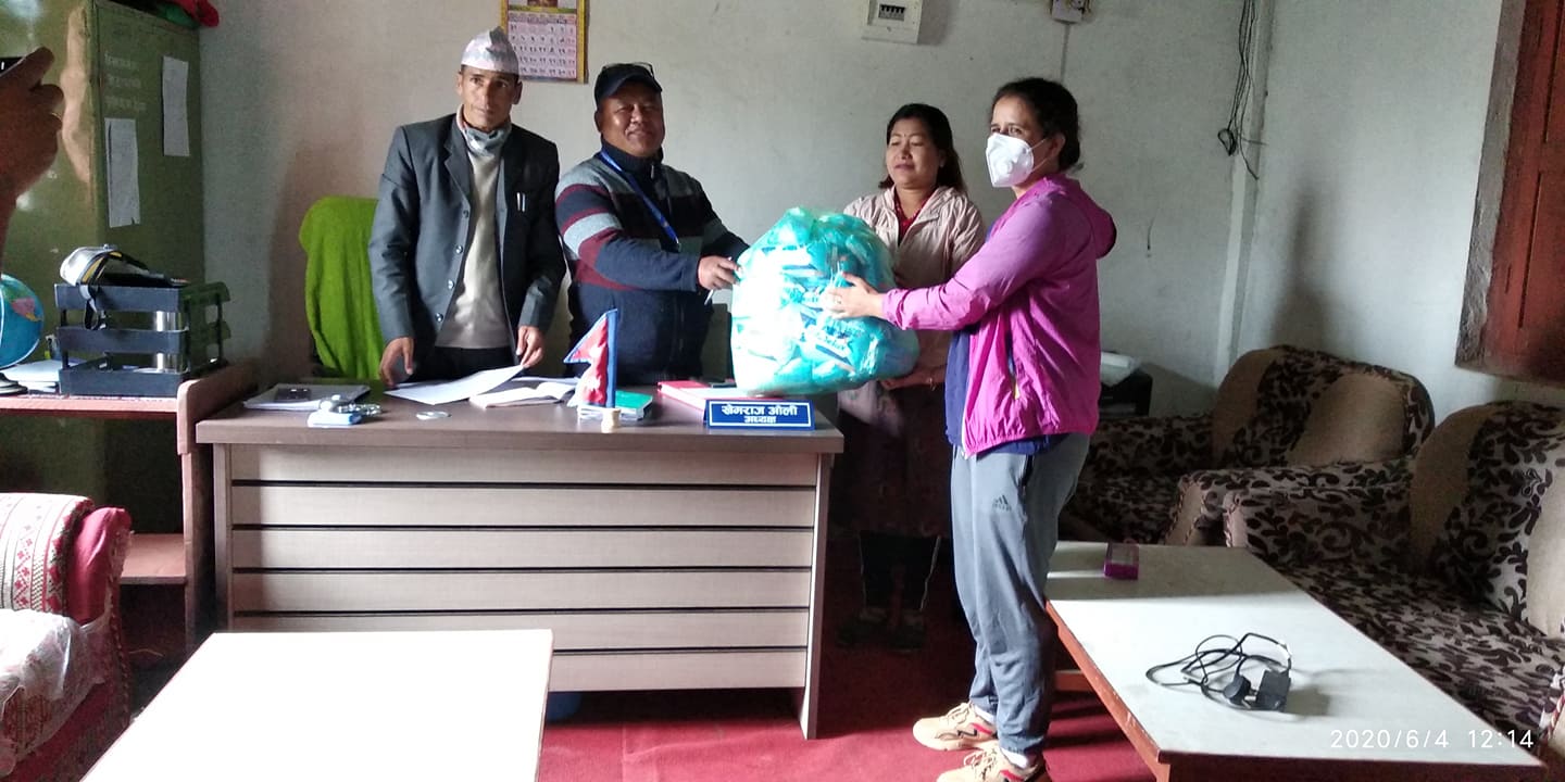 क्वारेन्टाइनमा रहेका महिलाहरुलाई सेनिटरी प्याड