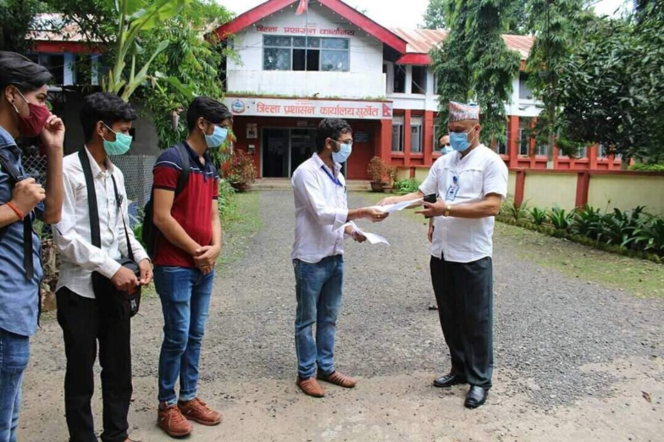 विद्युतमा घिसिङ्गलाई नै पुनः नियुक्तिको माग राख्दै ज्ञापन पत्र पेश