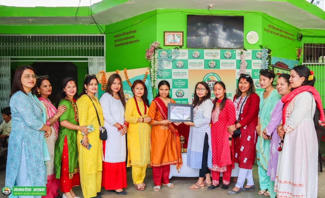 सुर्खेत महिला जेसीजद्वारा भोजन अर्पण