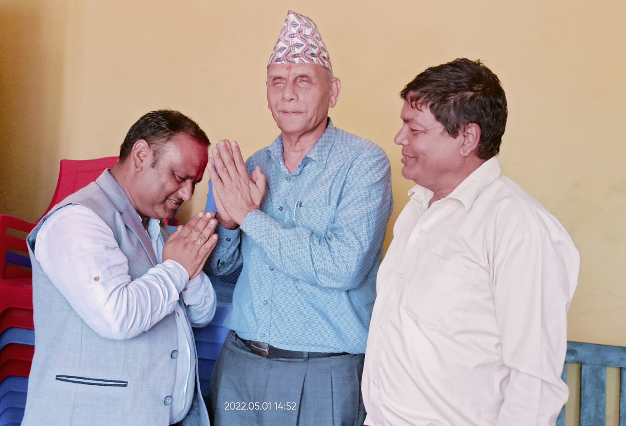 चुनावी चर्चामा काँग्रेसको नयाँ मोड, उम्मेद्वार खड्काले पाए नेता थानीबाट जितको शुभकामना