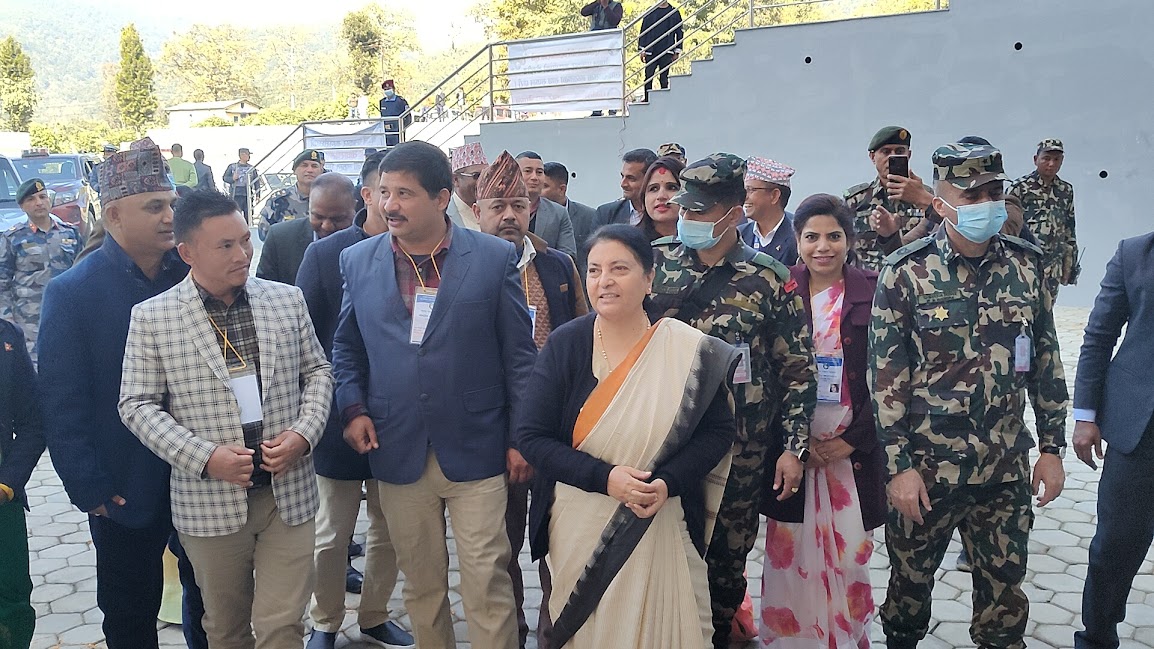 पत्रकारिताको मर्यादा र विश्वसनीयतामाथि ख्याल राख्न राष्ट्रपतिको आग्रह