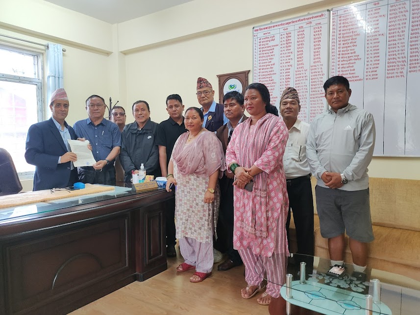 तामाङ्ग र मगर समुदायद्वारा अधिवक्ता पाण्डेलाई कारवाही गर्न माग