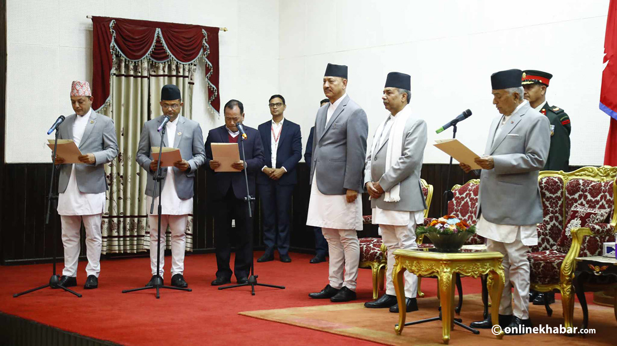 ३ नयाँ मन्त्रीले लिए सपथ